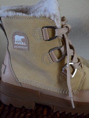 Sorel Tivoli IV short lace up waterproof lined boots, Sz. 7